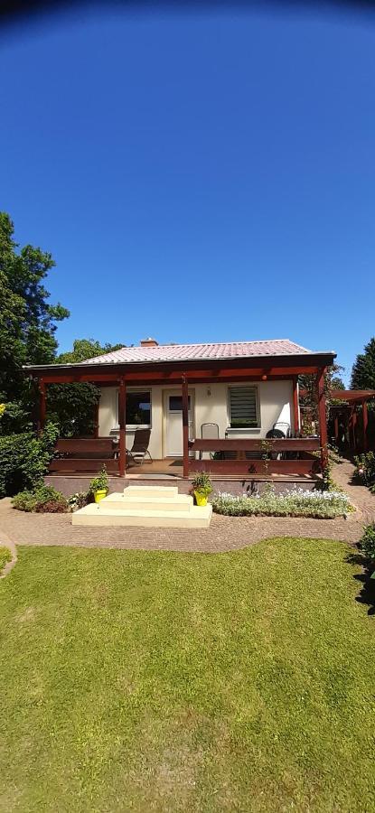 Bungalow Idylle Am See Neuruppin Exteriör bild