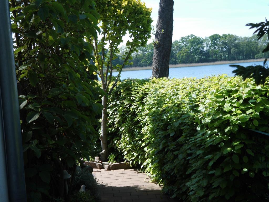 Bungalow Idylle Am See Neuruppin Exteriör bild