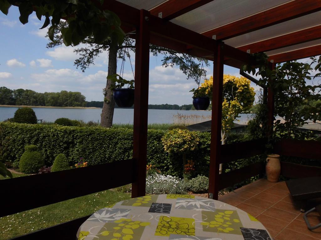 Bungalow Idylle Am See Neuruppin Exteriör bild