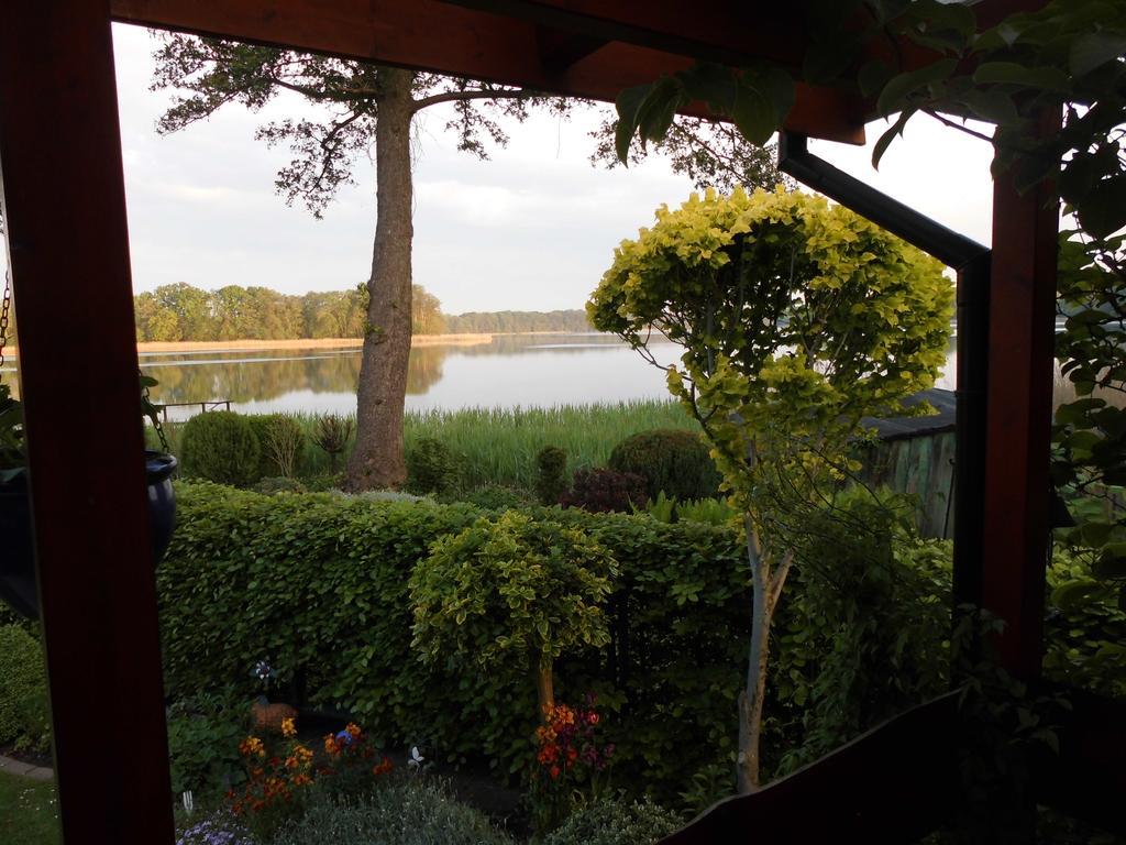 Bungalow Idylle Am See Neuruppin Exteriör bild
